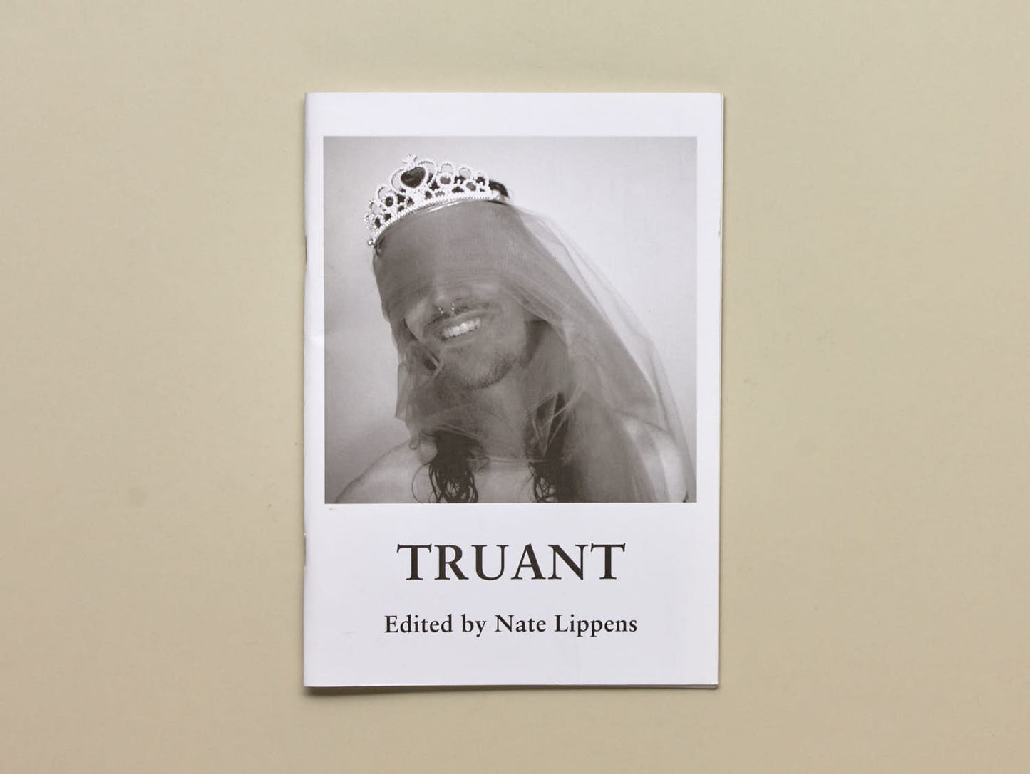 Nate Lippens (Ed.), Truant